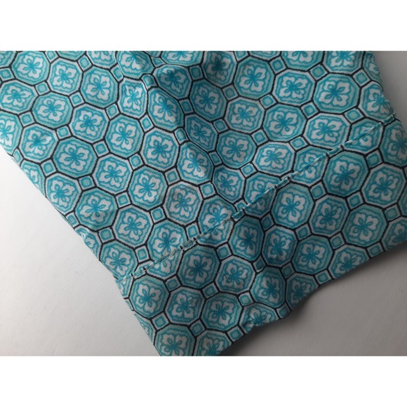 The Limited Women's Blue White Geometric Print Button Down Shirt Long Sleeve 2X - Picture 10 of 16